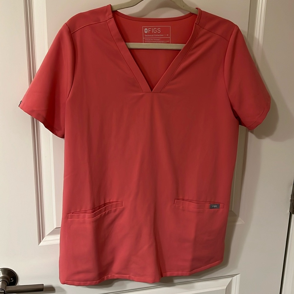FIGS - Desert rose top